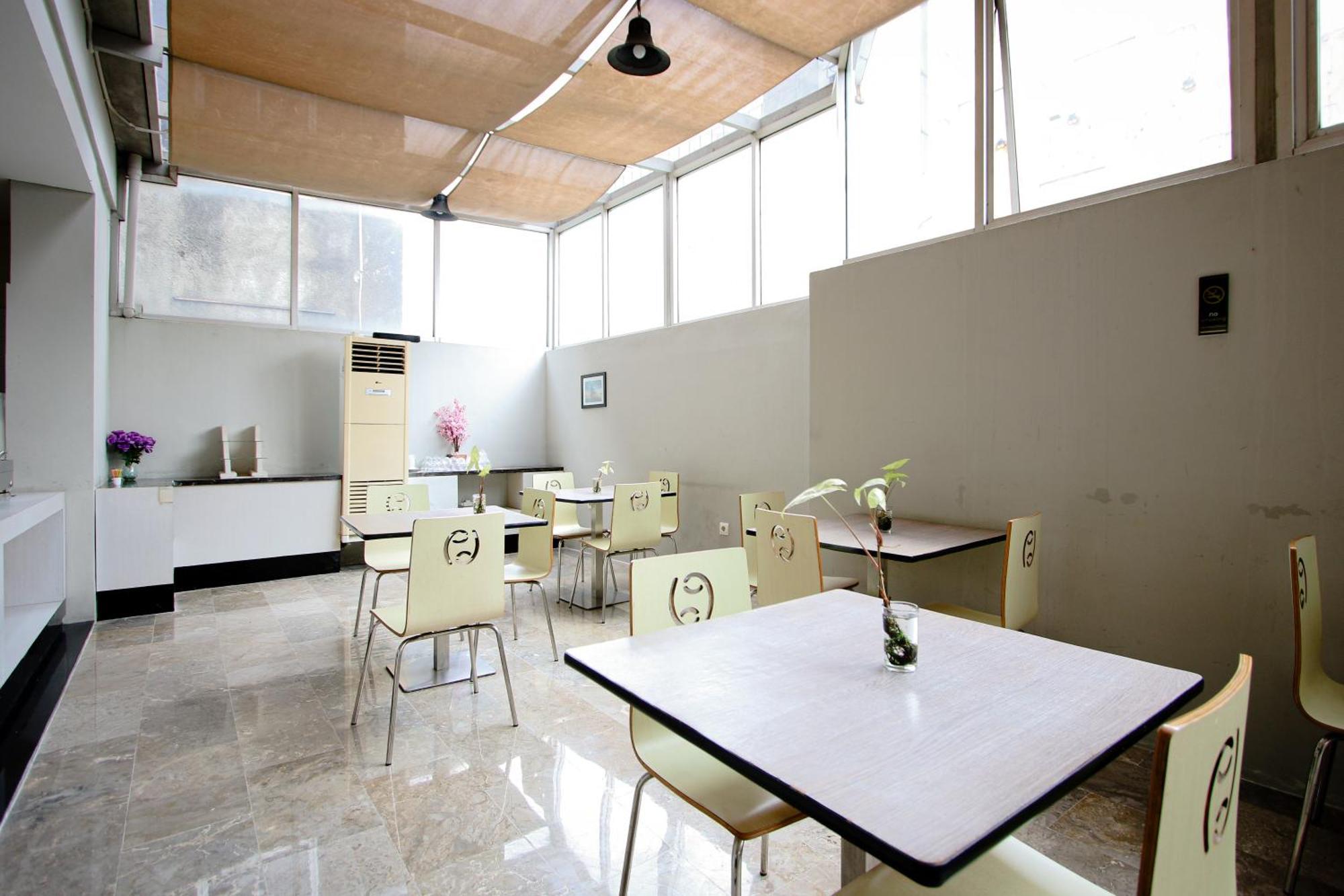 Zodiak Asia Afrika By Kagum Hotels Bandung Exterior foto